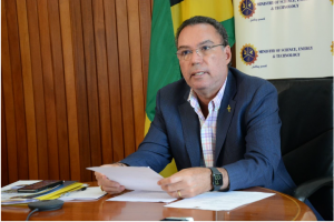 Minister Darly Vaz