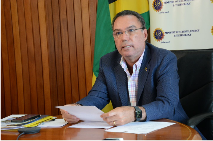 Minister Darly Vaz
